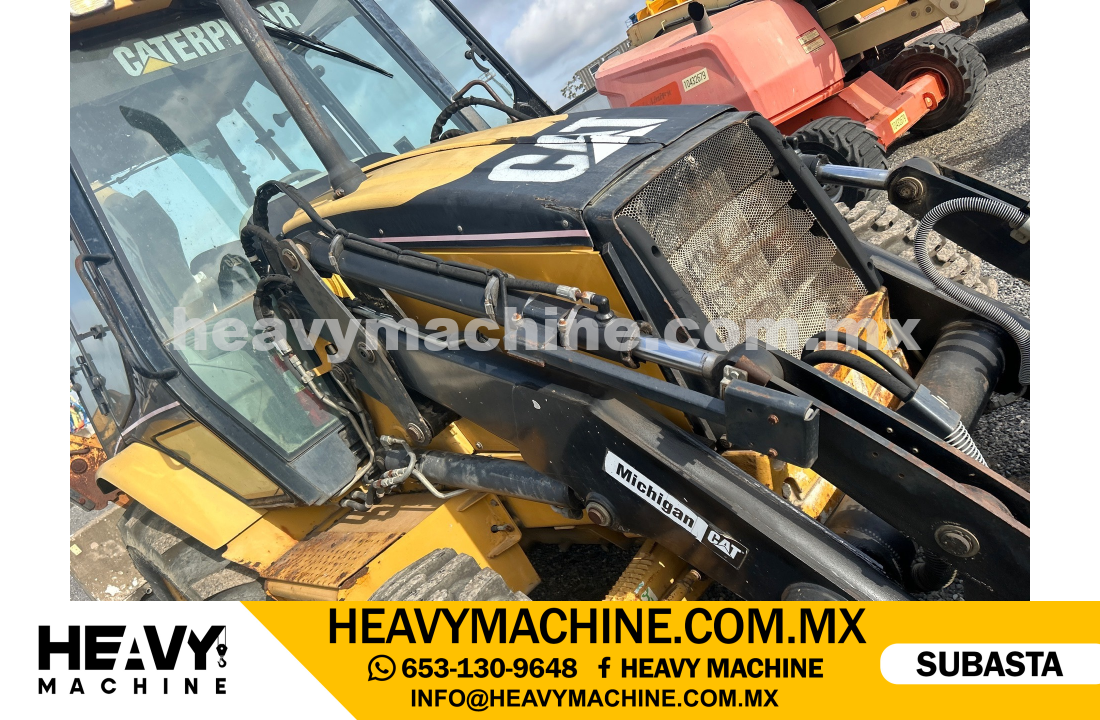 Maquinaria Pesada Retroexcavadora 2005 CAT 420D