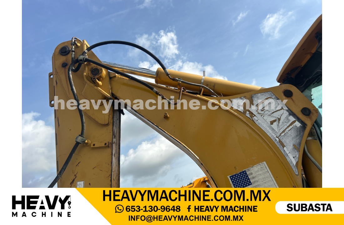 Maquinaria Pesada Retroexcavadora 2005 CAT 420D