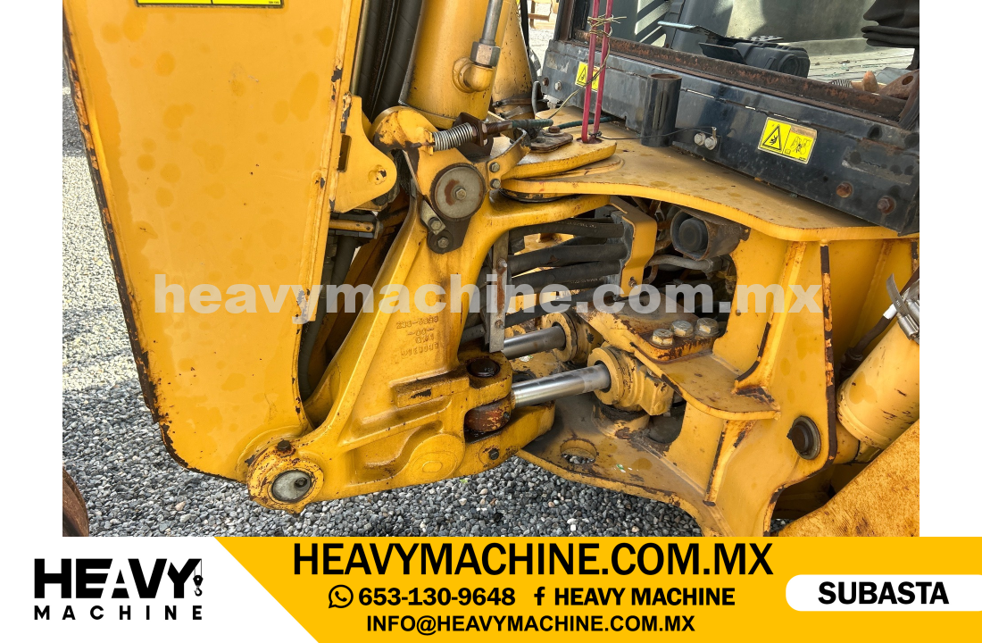 Maquinaria Pesada Retroexcavadora 2005 CAT 420D