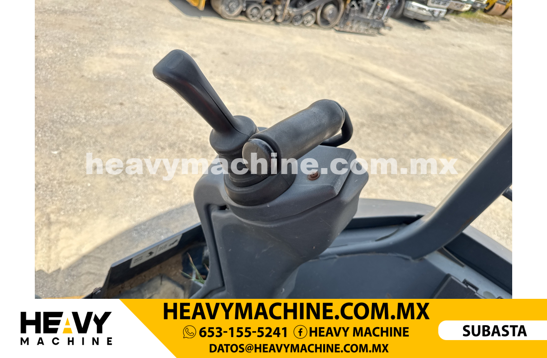 Maquinaria Pesada Retroexcavadora 2005 JOHN DEERE 410G