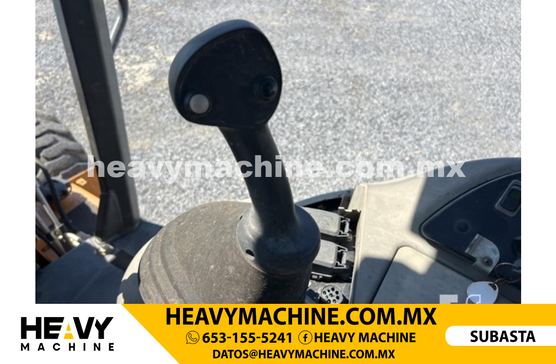 Maquinaria Pesada Retroexcavadora 2015 CASE 580N EP