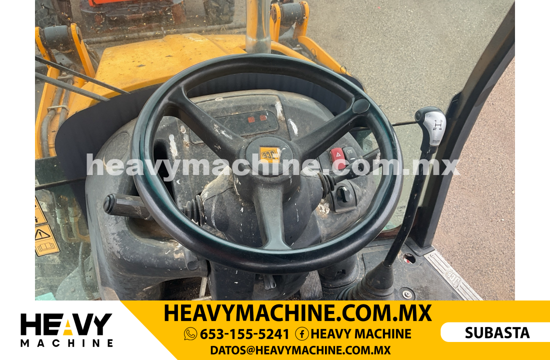 Maquinaria Pesada Retroexcavadora 2017 JCB 3CX