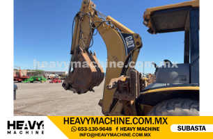 Maquinaria Pesada Retroexcavadora 2004 CAT 420D