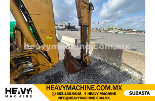 Maquinaria Pesada Retroexcavadora 2005 CAT 420D